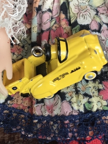 Wee Vintage Pedal Car – Dump Truck