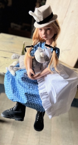 Alice & her Cheshire Cat - EXCLUSIVE LE Set of 7 
