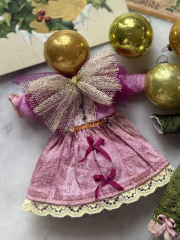 Picture of MIDDIE - Cranberry Parfait  - ooak by The Pumpkinbelle      -