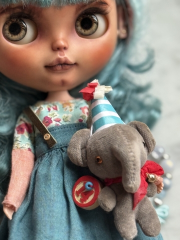 Picture of Wee Eddie Ellie  - OOAK Wee Toy - by Jody Battaglia   