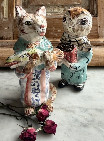 Picture of The Pussycat - ooak hand built figure by Julie Whitmore 