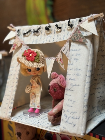 Picture of MINI "LEDGER LOVLIENESS"  - Play & Display Tent by Tim Purk  