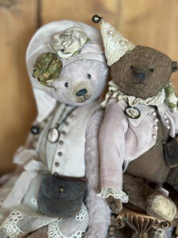 Picture of Viola Rose 9" - ooak Art Ted by Ingrid Schmid of Bears N' Co  