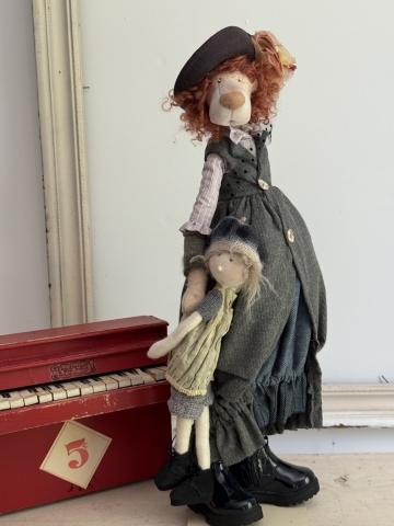 Picture of "Roselyn & Her Dolly" - OOAK Art Bear  by Zwergnase  Puppen und Bären  28" SALE