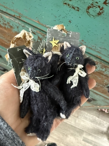 Picture of Vesper - 4" Black MOHAIR KITTY  by Widdershin Bears 