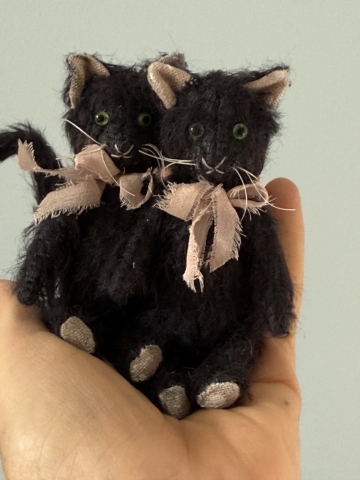 Picture of Clarion - 4" Black MOHAIR KITTY  by Widdershin Bears  